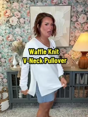 This will be the pullover of the season for me!! V-neck ✅, lightweight ✅, split side hem ✅, tons of colors ✅! I’m a true to size large wearing the size large. @anrabess.style #pullover #waffleknit #vneck #anrabess #ttsacl 