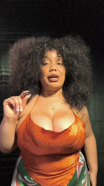 How I go bra-less as a G/H cup fashion girly ⭐️  Honest Review of the Puff Sticky Inserts ❤️ #fashion #curvytiktok #plussizefashion 