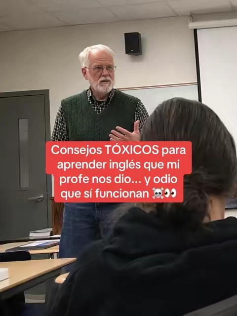 🙌 Tip 1 Habla solo en voz alta hasta parecer loco. Narra lo que haces en inglés mientras cocinas, lavas, descansas, etc. 🙌Tip 2 Apréndete al detalle TODAS las canciones en inglés que te gustan. Hay una aplicación llamada Sounter que te enseña con música. 🙌Tip 3 Pon tu celular en inglés. Tu cerebro asociará todas las palabras con las cosas que ya sabes usar de memoria. 🙌Tip 4 Grábate cada tanto hablando en inglés. Al inicio te motivará la vergüenza, luego te motivará ver tu progreso. 🙌Tip 5 Deja de guardar videos de inglés que nunca vuelves a ver. Mejor estudia 10 minutos al día con un libro claro y subraya lo que sí vas a usar. Yo uso este set y por eso se los recomiendo, porque va directo a lo que de verdad necesitas practicar. 🤣🤣#weeklydeals #sabiocasa #tiktokshopsummersale #ingles #inglesfacil 