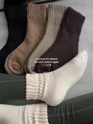 if you missed the slouchy socks last year, they’re baaaack 👻  #slouchysocks #fallaesthetic #bootsocks #spookyseason  