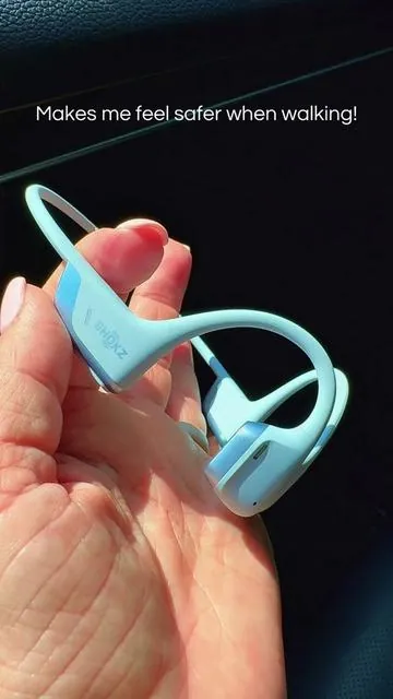 The headphones that make me feel safer when walking and outdoor activities! I can listen to my music and still be aware of my surroundings. Shokz Open Run Pro 2 mini bone conduction open ear headphones. #shokz #headphonesrecommended #openearheadphones #boneconductionheadphone #shokzsquad @SHOKZ @ShokzShopUS 