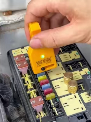 Excelente extractor de fusibles para automóviles. #dealsforyoudays #Tester#tool #DIY #AutomotiveAccessories