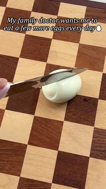 Perfect eggs with zero guesswork 🥚This rapid egg cooker makes hard-boiled, poached, scrambled, and omelets at the push of a button — and it auto shuts off.#tiktokshopcreatorpicks #tiktokshopfinds #mealprep #easybreakfast #eggs
