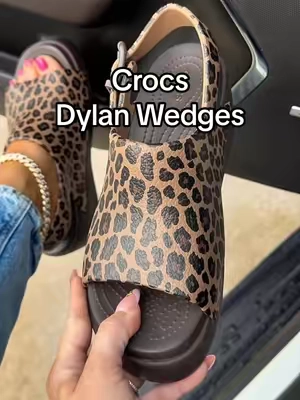 Omg I’m obsessed with the new Dylan crocs wedges 🤎😍🐆 #crocs #crocswedges #crocsdylan #dylancrocs #tiktokshopcreatorpicks 