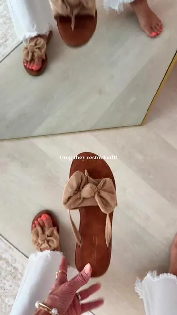 They finally restocked a bunch of colors and sizes! These had been sold out for awhile. @Coutgo Fashion #cuteflipflops #flipflopsforwomen #summersandals #summerstyle #affordablefashion 