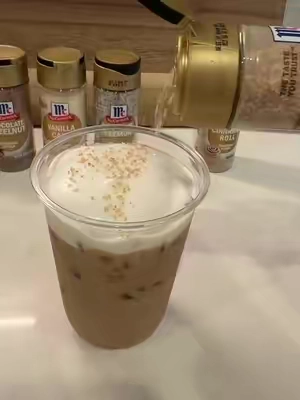 such a fun addition to everything from iced coffee to fruit, ice cream and desserts✨@McCormick Spices #finishingsugar #spices #icedcoffee #coffeebar #desserts 
