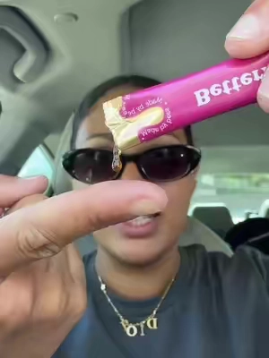 you know what they sayyyyy.. a honey stick a day 👀🤭 @Better Alt #betteralt #honeyshilajit #shilajitbenefits #shelajithoneysticks #womenssupplements 