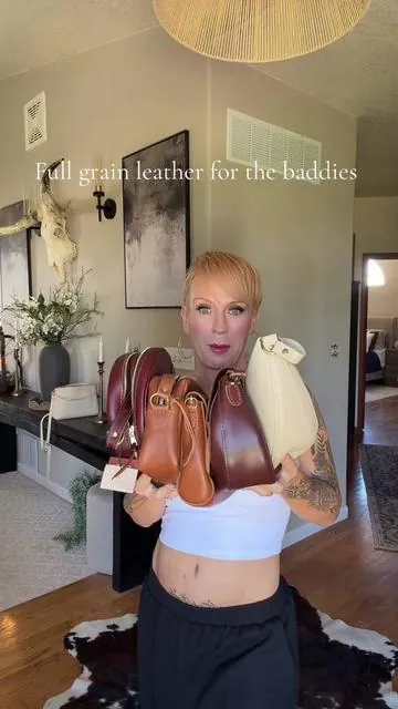 @PORTLAND LEATHER GOODS Looking for affordable full grain leather bags that look luxurious without the luxury price tag? These full grain leather crossbody bags are perfect for the budget baddies who want premium quality, timeless style, and everyday versatility. I’m featuring the Koala Sling, Camera Bag, Metro Crossbody, Monaco Crossbody, and Circle Crossbody—all made with beautiful full grain leather that’s built to last and only gets better with age. If you’ve been searching for affordable leather purses, full grain leather handbags, crossbody bags for women, or the best budget-friendly leather bags, these deserve a spot on your wishlist. * #FullGrainLeatherBags * #LeatherCrossbody * #AffordableLuxury * #BudgetBaddie * #PLGPartner 
