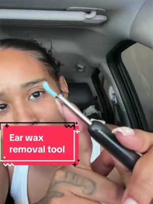 Replying to @ITSMOWOUP22 it’s a simple change, and makes cleaning your ears a lot less painful and easy. #waxremoval #earwaxremoval #earwaxremovaltool 