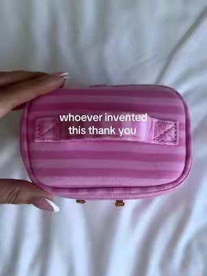soo cute 💞 #makeupbag #vanitybag #makeup #brandymelville 
