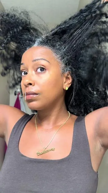 Come through scrunchie #naturalhairstyles #curlyhairstyles 
