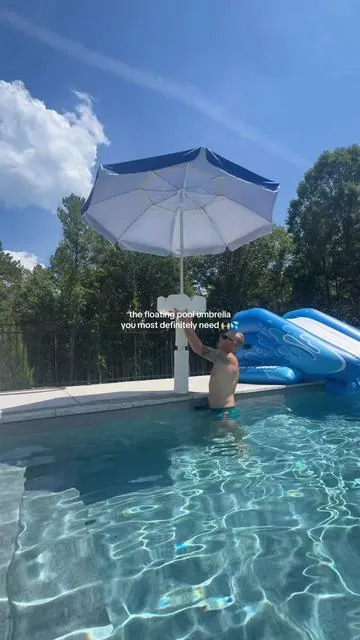The floating pool umbrella that provides shade, cup holders & endless conversations all in the pool! Perfect for pool parties 💦🙌🏼 #pooltoys #poolparty #pool #summer #poolumbrella @Pasamic US 