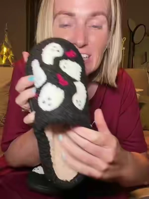 Halloween slippers for all season #slippers #slippershoes #houseshoes #halloweenslippers 