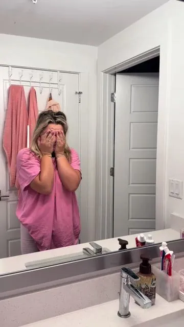 I’ve been using these face towels for a year and a half now and I will NEVER look back 🫶🏻 @Clean Skin Club  #acneprone #tiktokshop #morningroutine #skincareroutine #skincare 