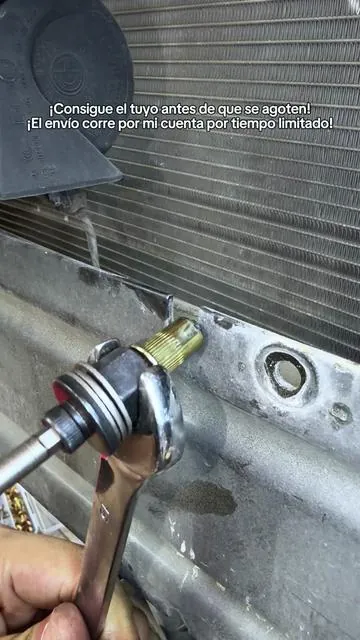 Se fija firmemente como un sándwich de metal. Agarra con fuerza ambas caras de la chapa fina, creando roscas permanentes y ultraresistentes, con calidad de fábrica.#DIYTools #RivetNutKit #AutoDIY #MetalWorking #GarageTools