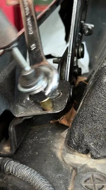 Antes, soldadura. Ahora, un taladro, un giro y ¡clic!#DIYTools#RivetNutKit#AutoDIY#MetalWorking#GarageTools