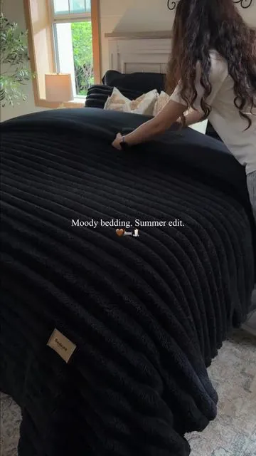 Blanket + comforter in one 🤍✨ Lightweight like a blanket, cozy like a comforter — one piece for easy everyday comfort 🛏️ #blanket #BedsureMessyAestheticChallenge #BohoBedSet #BedsureComforter #bedsure #cozyvibes #fathersday #summervibe #summervibes☀️ #SummerWins#DealsForYouDays