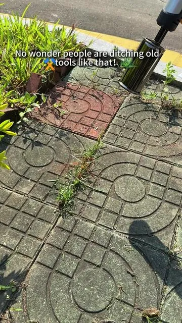 Tired of Driveway Crack Weeds? Weeding Warrior Fixes It Fast 🌿 Half Price Now!#gardentools #weeding #gardeninghacks #MustHaveGadget #SummerVibes 