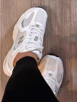 Comfort, style, and versatility all in one sneaker. 🤍👟 #newbalance530 #newbalancesneakers #newbalance #comfort #sneakertok 