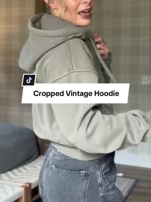 Wearing a medium in the army green color! @Arssm #hoodie #zipuphoodie #croppedhoodie #acidwash #oversizedhoodie 