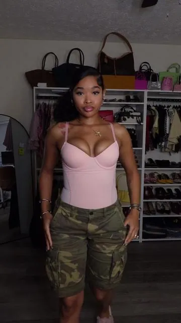 In love with this pink bodysuit 😍! Need one in every color! #bodysuit #bodysuitshapewear #ootd #grwm #datenightoutfit 