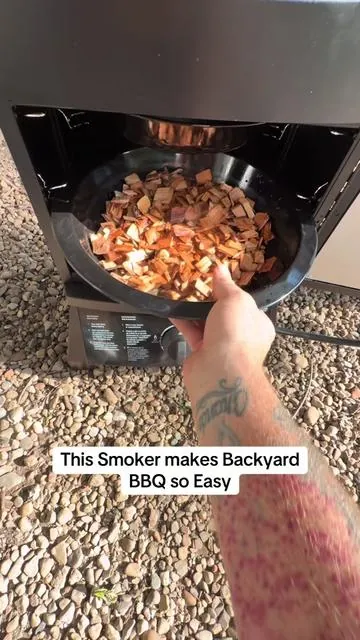 If you’ve been wanting to start smoking your own BBQ without spending a fortune on a huge setup, this smoker is worth checking out. The built-in temperature control, multiple cooking racks, and viewing window make it easy to get great results without constantly opening the door. Perfect for backyard cookouts, family dinners, and weekend BBQs 🔥🍗 #smoker #smokedmeat #bbq #cookouts #summerwins 