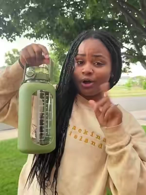 #watergoals #watertracker #glasswaterbottle 