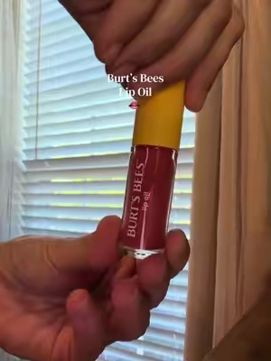 #burtsbees #lipoil #lips @burtsbeesUSA 