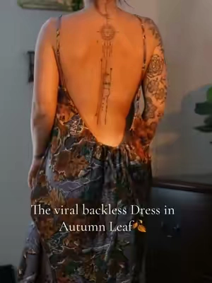 The love I have for these dresses is never ending🤎  #backlessdress #fallleaves 