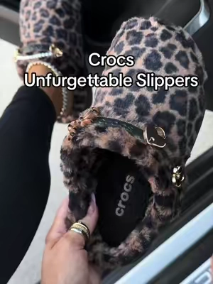 Leopard unfurgettable crocs slippers are back 🖤✨ #crocs #crocsslippers #crocsclogs #crocsunfurgettableslippers #tiktokshopcreatorpicks 