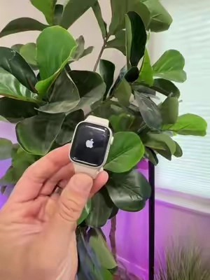 ⌚ Apple Watch SE (2020) – Refurbished + 1-Year Warranty! Looking for an Apple Watch without paying full price? This refurbished Apple Watch SE (2020) delivers fitness tracking, heart rate monitoring, notifications, sleep tracking, and more—all backed by a 1-year warranty. Great value with free shipping while supplies last! #AppleWatch #AppleDeals #RefurbishedApple #TechDeals #TikTokShop 