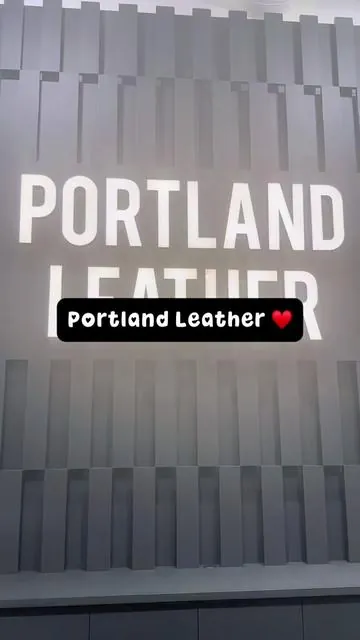 Getting to see all the GORGEOUS purses in person just added to my list! I think the Sloan might be next. @PORTLAND LEATHER GOODS #newdropsforyou #tiktokshopsummersale #weeklydeals #summerwins #portlandleather 