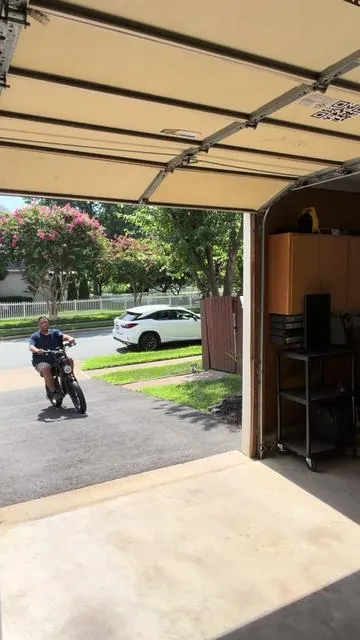 E bike for big and tall. If you’re looking for a big tall bike, this is the one for you.@Hieha Direct #tiktokshop #ebike #bike #bigandtall #ebiketiktok 