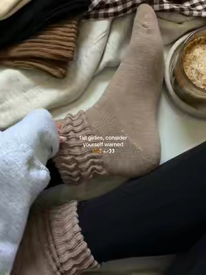 for my aesthetic fall girls 🤭 #slouchysocks #bootsocks #fallaesthetic #fallsocks 