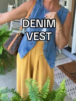 👏🏻👏🏻👏🏻 Perfect closet staple!! #vest #denimvest #denimjacket #denim #tiktokshopcreatorpicks 