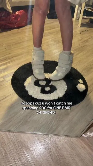 i would if i could but i cant #isabelmarant #isabelmarantsneakers #wedgesneakers #wedges 