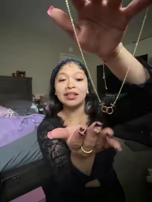 Sooo actually girls girls neckless u feel me? 😭😏 #neckless #girlsgirl #fypシ 