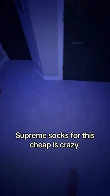 How they making profit #supreme #socks #blowthisup #viralvideo #tiktikshop 