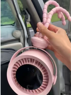 ¿Por qué no descubrí antes este ventilador para bebés para el asiento trasero? Es una maravilla que cambia las reglas del juego 🥵 #BabyCarEssentials #ClipOnCarFan #parentlifehackskadenkrustykran #dealsforyoudays 