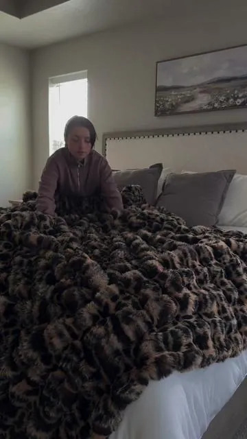 For all the cheetah print lovers #cheetahprint #throwblanket #blanket 