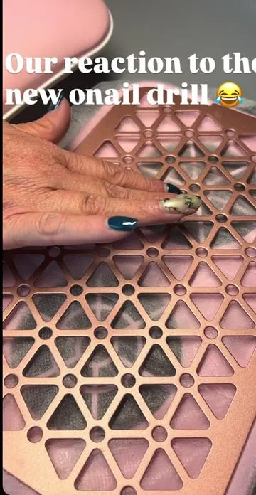 If this tells you anything is that I’m obsessed. I’ve been using this drill for I wanna say almost 2 months and it is by far the best I have ever tried. I highly recommend it and the drillbit that I’m using in the video is the one that came with it and it is my holy grail. Makes removal so much easier and more comfortable for both me and my clients. #nails #drill #review #amazing 