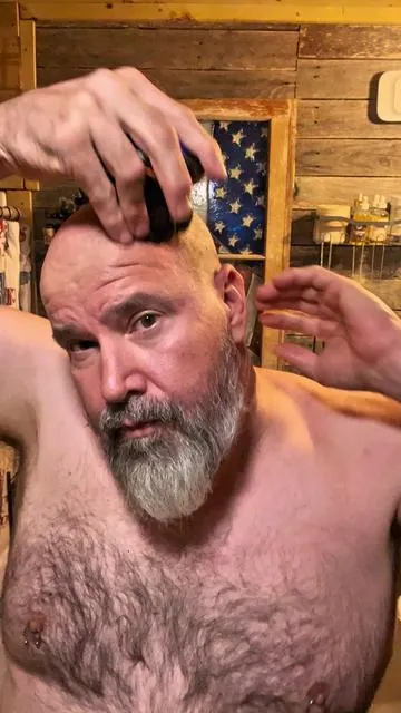 #bald #baldandbeared #baldisbeautiful 
