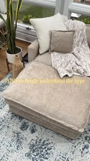 If your living room is the most-used room in the house, this modular cloud-style sectional is worth seeing. 🤍 The oversized cushions, movable ottomans, and customizable layout make it easy to create the setup that fits your space. It looks high-end, feels incredibly cozy, and comes in multiple colors so you can finally have the living room you’ve been picturing. @HOOOWOOO DIRECT #couch #modularcouch #sectionalsofa #cloudcouch #livingroomdecor 