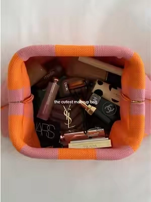 #makeupbag #makeup #makeuppouch 
