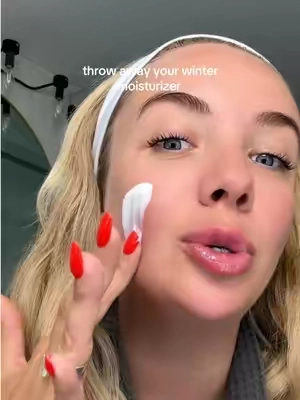 💦 Non sticky fast absorbing gel moisturizer @Prequel  #dryskin #matureskin #summerskincareroutine 