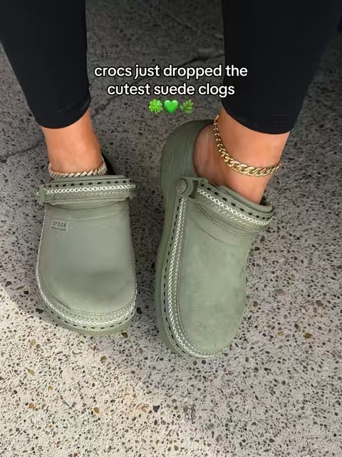 Vegan suede crafted clogs just launched and I’m obsessed 🤎🤌🏻 @Crocs #crocs #crocsvegansuede #crocssuperbrandday #crocscrafted #tiktokshopcreatorpicks 