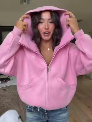 wearing a medium 💗