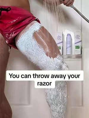 Yes, it does still have a smell, but out of all of the hair removals that I’ve tried. This one has the least amount of smell not to mention it never irritates my skin. #hairremoval #shaving #bikiniseason #razorburn #bikiniline 