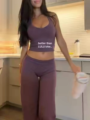 sets with a built-in-bra>>