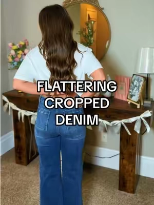 These are so so good! Worth every penny for sure 🙌🏻🙌🏻🙌🏻🙌🏻 #jeans #denim #croppedjeans #wideleg #widelegjeans 
